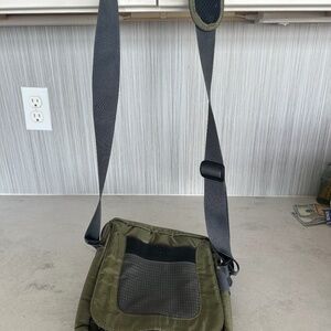 Eagle Creek guide bag